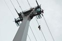 Einsatz BF Hoehenretter Koelner Seilbahn Hoehe Zoobruecke P2197